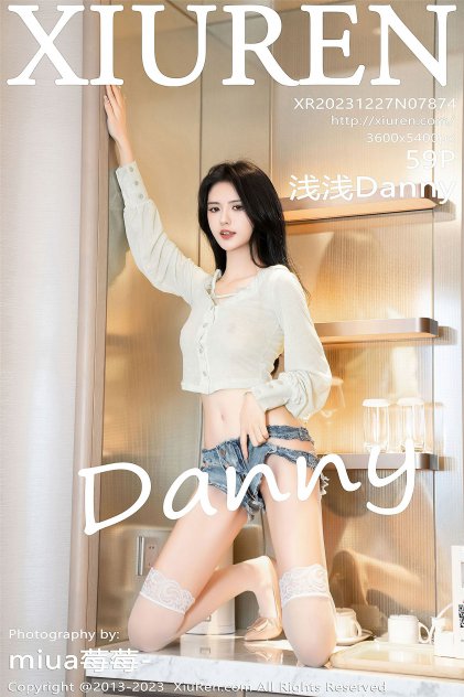 欧美另类制服丝袜海报