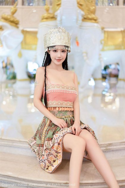 女m跪着趴着被女主调教海报